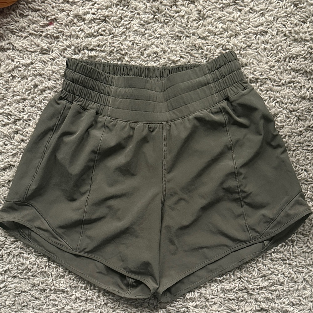 Lululemon Army Green Hotty Hot Shorts 4” Lined Shorts sz 2